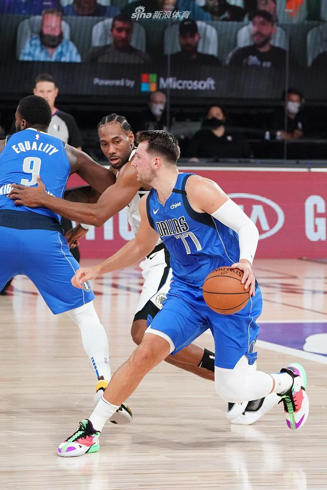 双重角色 双重角色